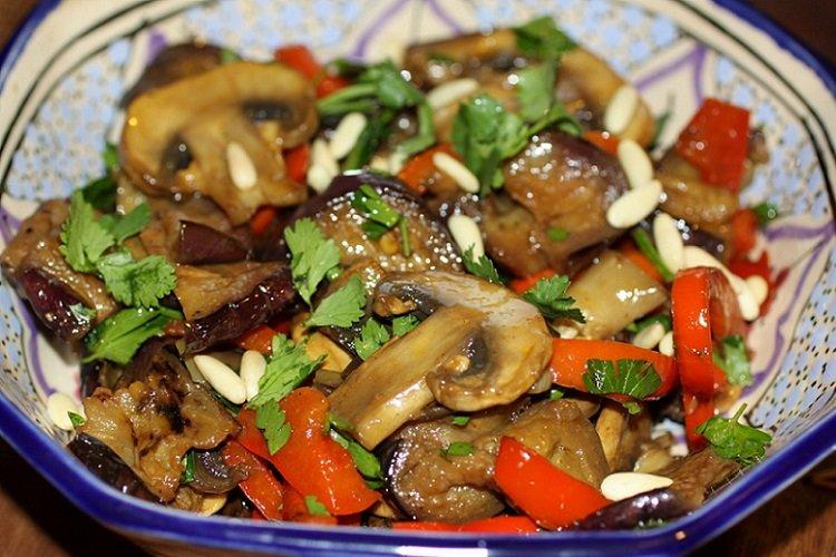 Salade d'aubergines et champignons
