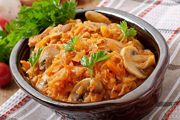 Chou mijoté aux champignons