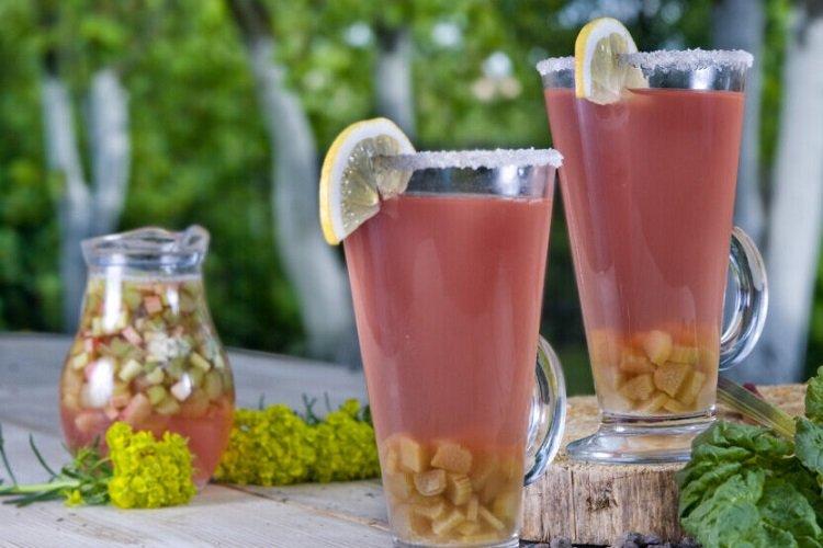 Compote de rhubarbe au citron et au tilleul