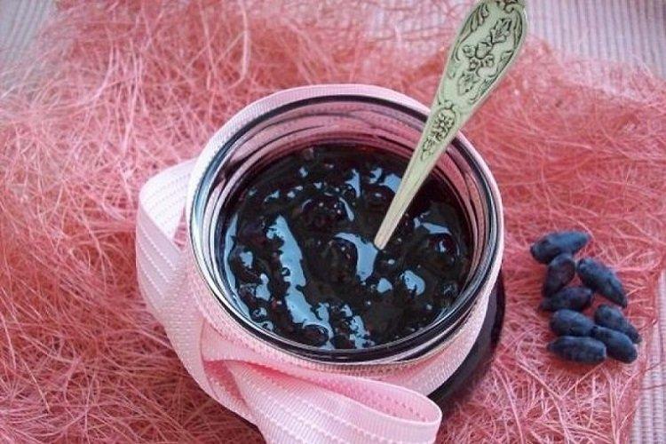 Confiture de chèvrefeuille et de cassis