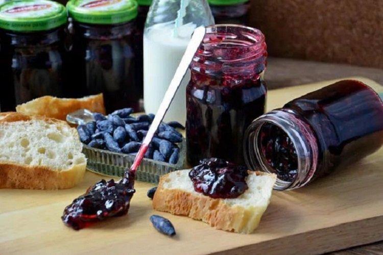 Confiture de chèvrefeuille à l'agar-agar