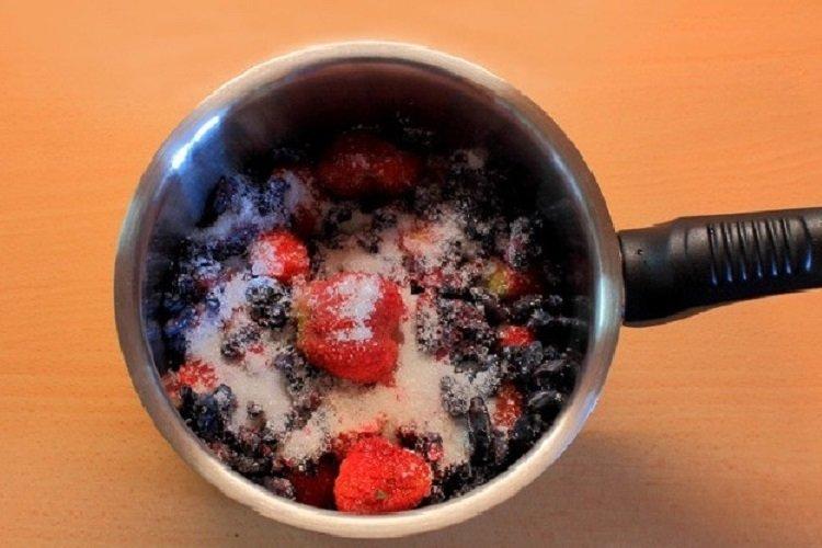 Confiture de chèvrefeuille et fraises