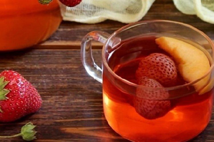 Compote de fraises et de pêches