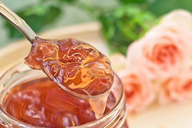 Confiture de pétales de rose et de gingembre