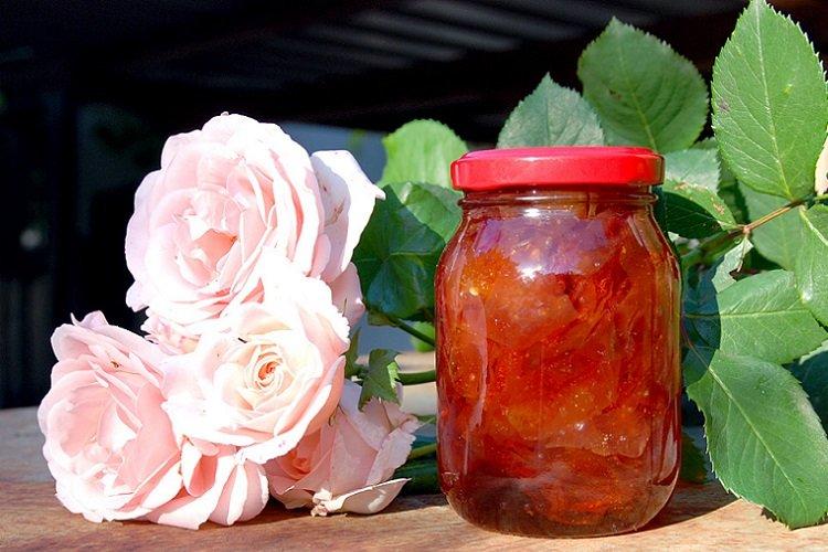 Confiture de pétales de rose à la pectine