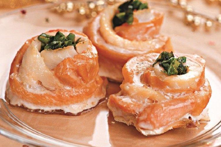 Rouleaux de poisson rouge au four