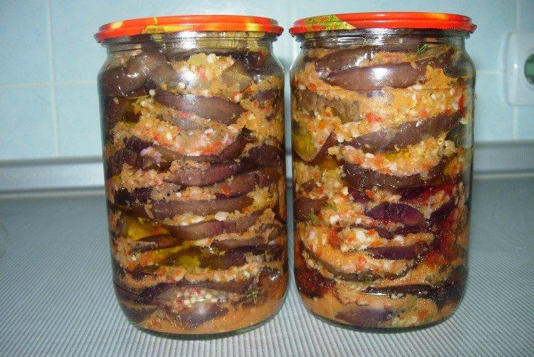 Salade d'aubergines frites pour l'hiver