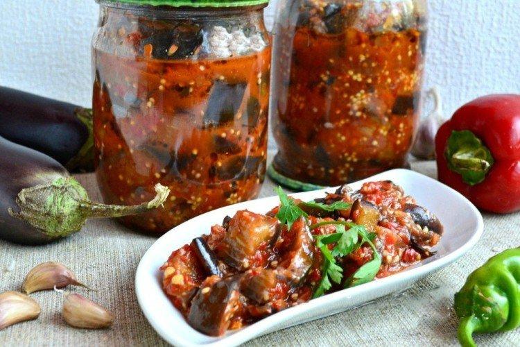 Salade d'aubergines au four pour l'hiver