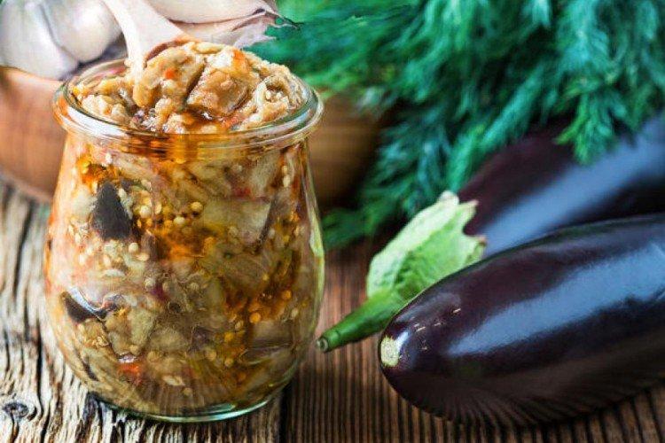 Salade d'aubergines aux champignons pour l'hiver