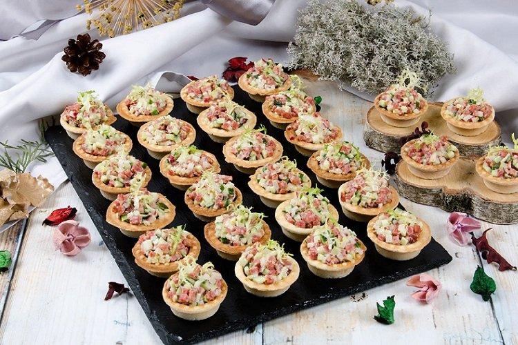 Tartelettes au cervelat et concombre frais Tartelettes au cervelat et concombre frais