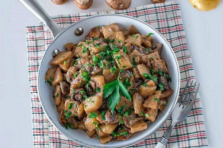 Porc braisé aux champignons marinés