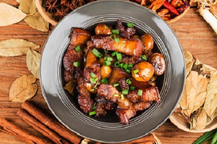 Porc braisé aux châtaignes