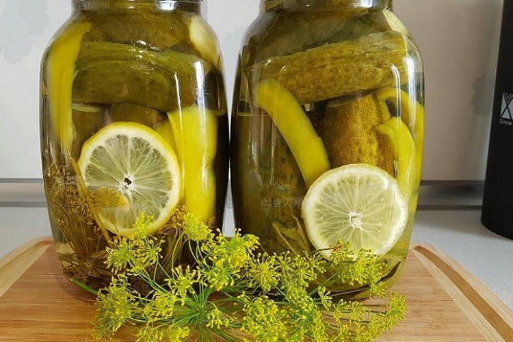 Concombres au citron et au poivron