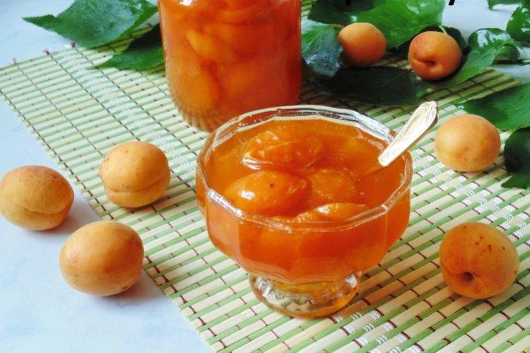 Confiture d'abricots épaisse
