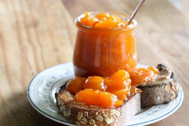 Confiture aux abricots et ananas