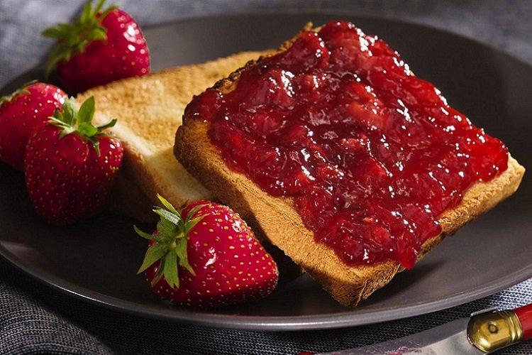 Confiture de fraises Pyatiminutka