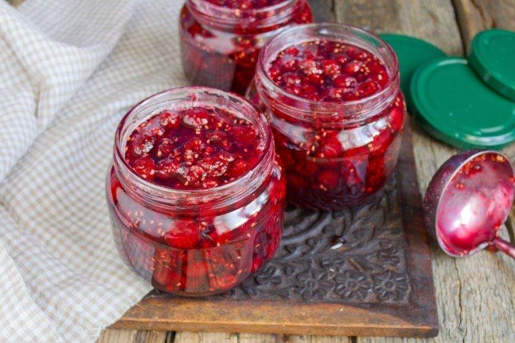 Confiture de framboises aux baies entières