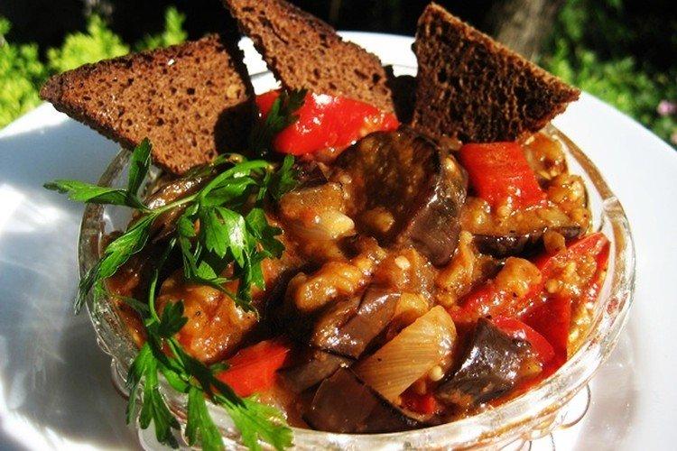 Sauté aux aubergines et aux noix