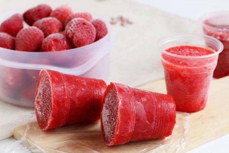 Fraises surgelées avec du sucre