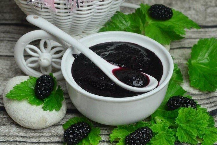 Confiture de mûres pilée