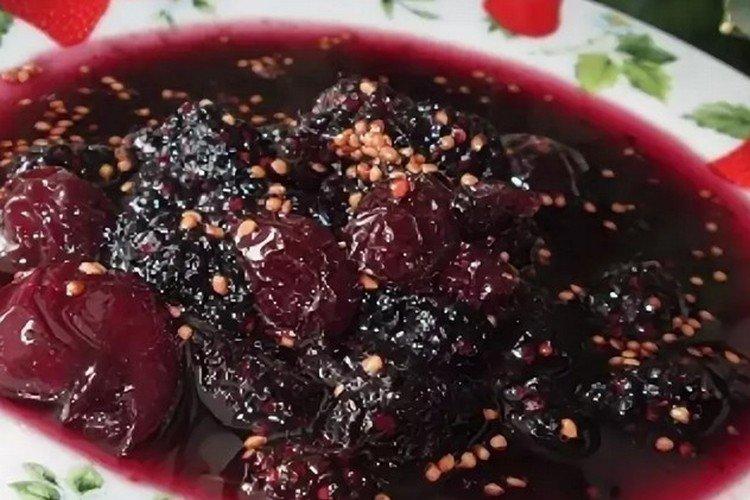 Confiture de mûre et de cerise