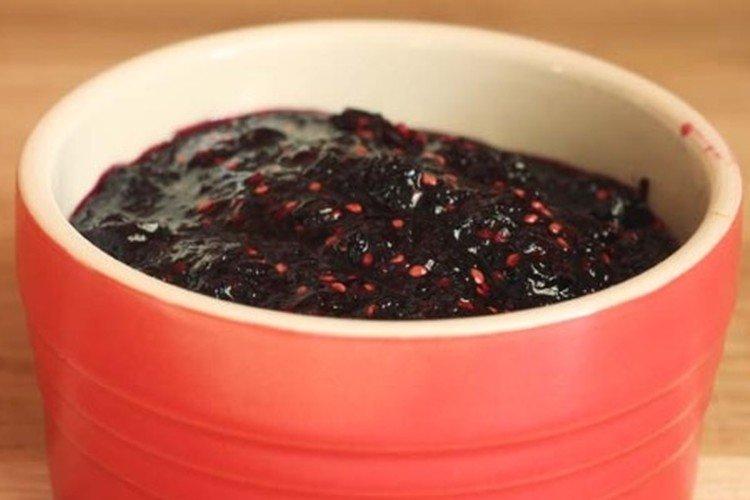 Confiture de mûres à la gélatine