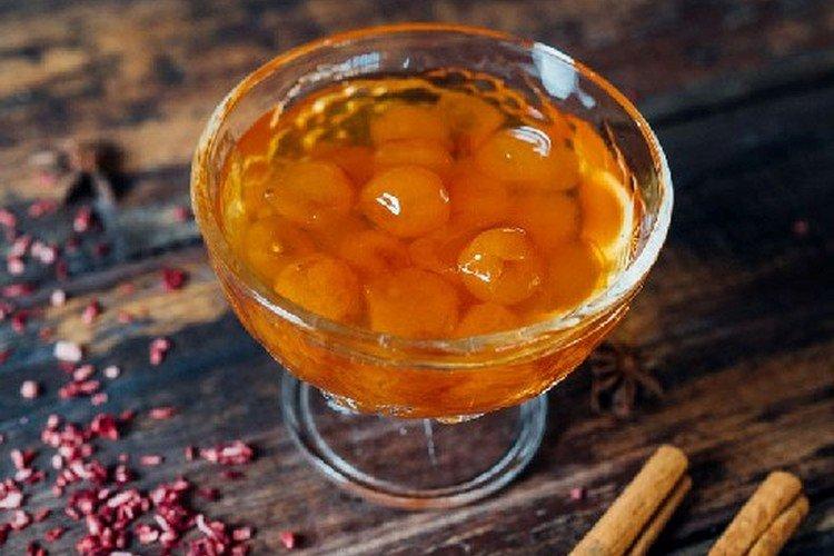 Confiture de cerises blanches aux clous de girofle