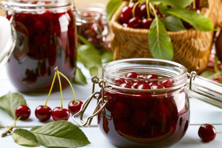 Confiture de cerises blanches et de cerises