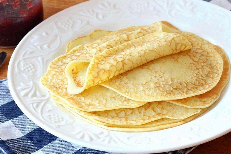 La recette classique des crêpes au lait