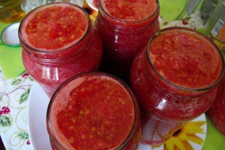 Adjika aux tomates et à l'ail