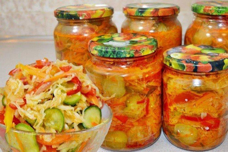 Salade de chou aux concombres pour l'hiver