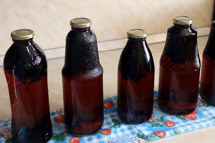 Compote de chèvrefeuille pour l'hiver