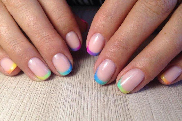 Français de couleur pour ongles courts