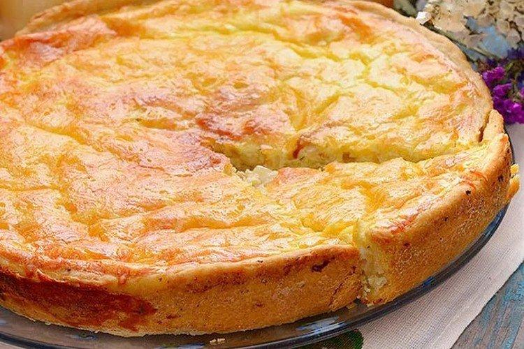 Tarte au kéfir en gelée avec du fromage