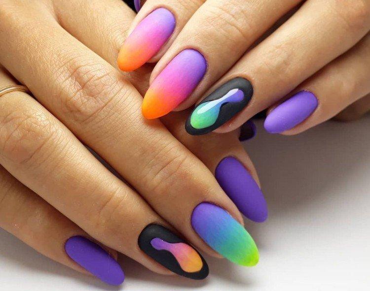 Manucure dégradé néon