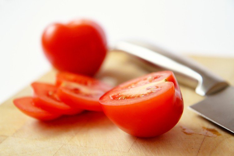 Masque pour cheveux gras aux tomates