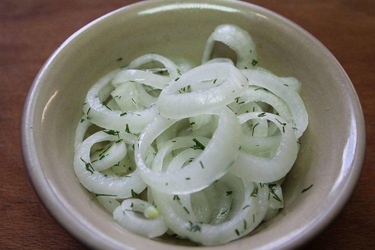 Oignons barbecue croustillants marinés