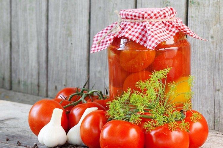 Tomates marinées au vinaigre