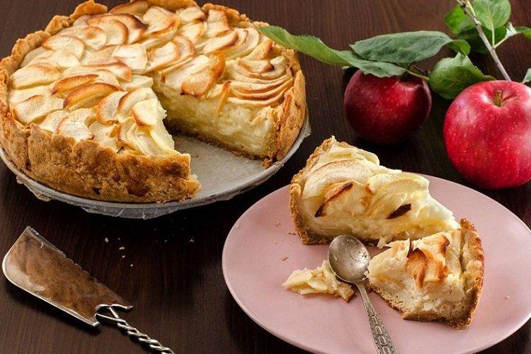 Tarte aux pommes en gelée sur kéfir