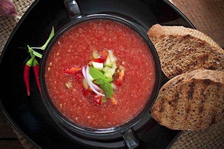 Gaspacho au jus de tomate