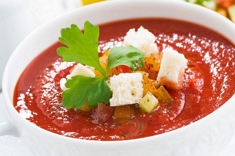 Gaspacho avec croûtons