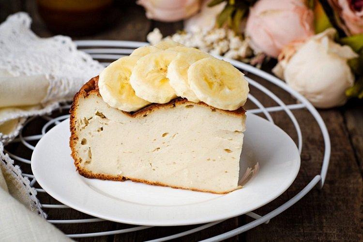 Casserole de fromage cottage aux bananes