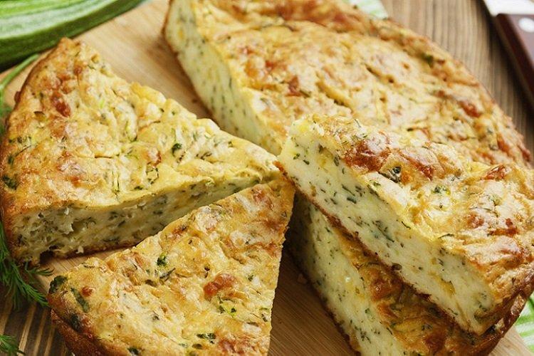 Casserole au fromage cottage, courgettes et herbes