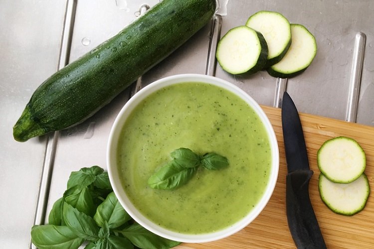Soupe de purée de courgettes au four