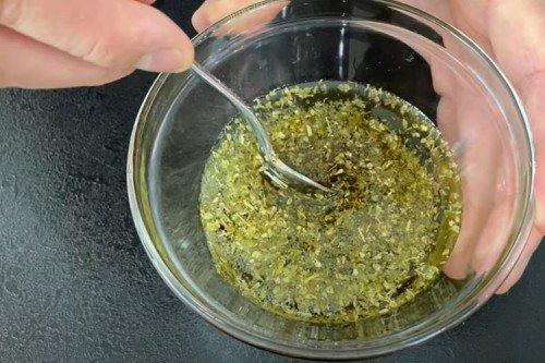 Salade grecque au vinaigre balsamique - Recette étape par étape