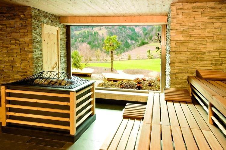 Intérieur des bains publics de style scandinave