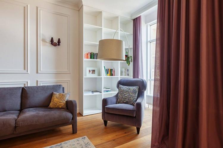 L'intérieur de l'appartement dans le style des classiques américains