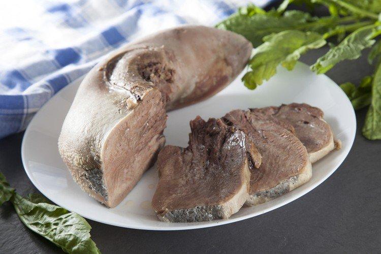 Comment et combien cuire la langue de bœuf au bain-marie