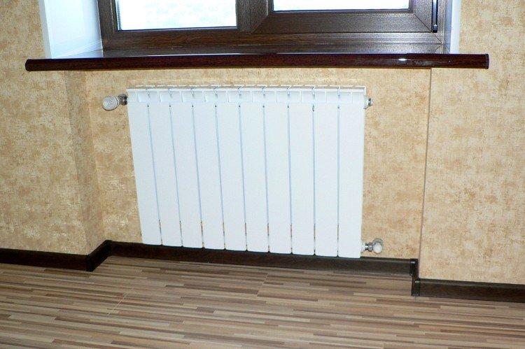 Vaut-il la peine de coller du papier peint derrière des piles - Comment coller du papier peint en vinyle