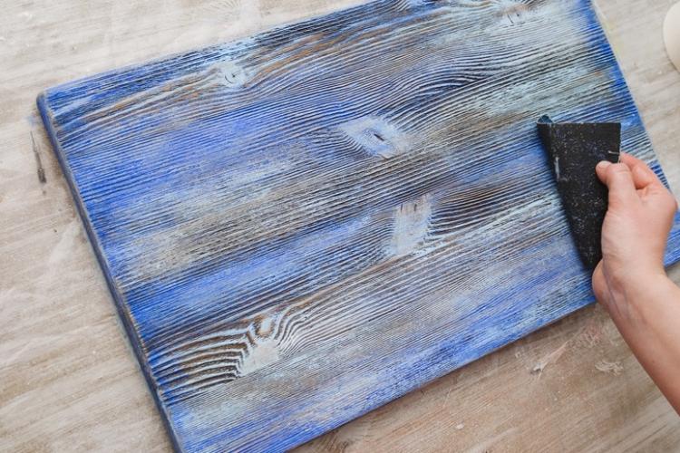 Éraflures et brosses - Comment mettre à niveau de vieilles chaises